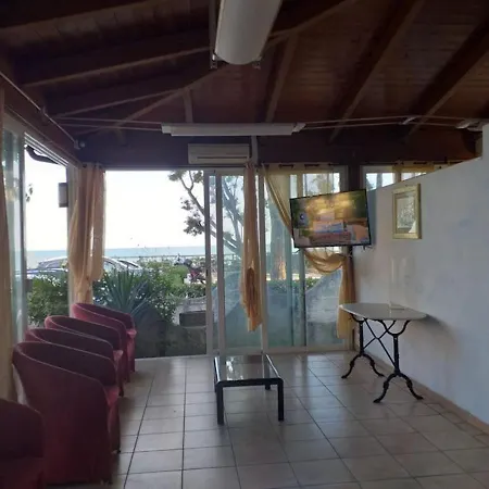 Couette-café Spacious Double Beside The Sea Pineto