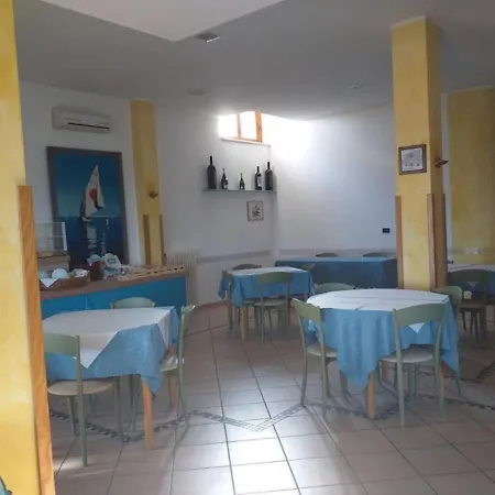Couette-café Spacious Double Beside The Sea