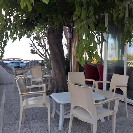 Spacious Double Beside The Sea Pineto