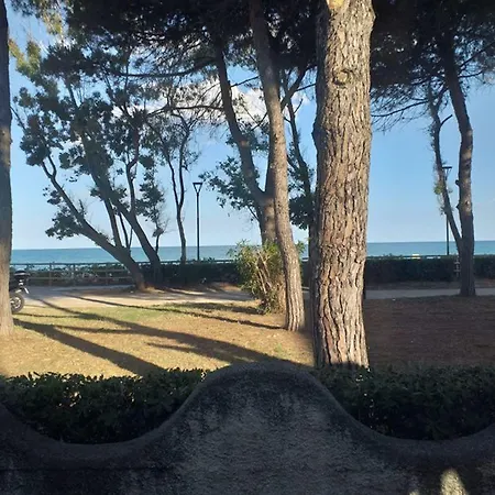 Spacious Double Beside The Sea Bed & Breakfast Pineto