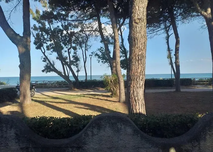 Spacious Double Beside The Sea Panzió