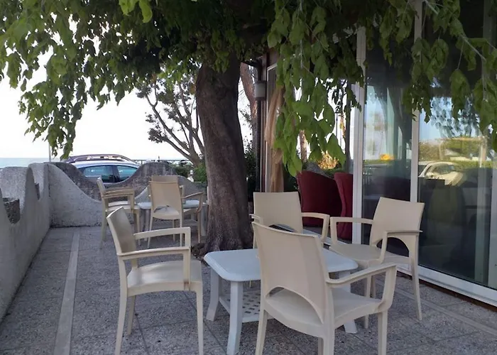 Oda ve Kahvaltı Spacious Double Beside The Sea Pineto