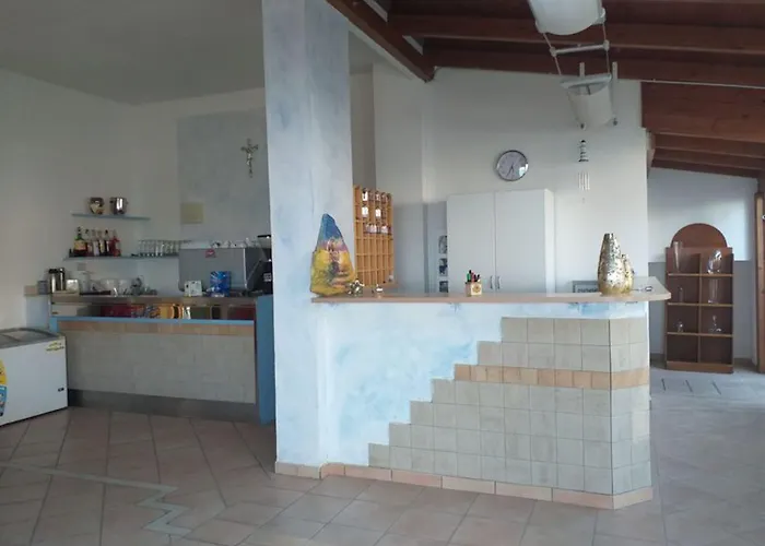 Spacious Double Beside The Sea Oda ve Kahvaltı Pineto